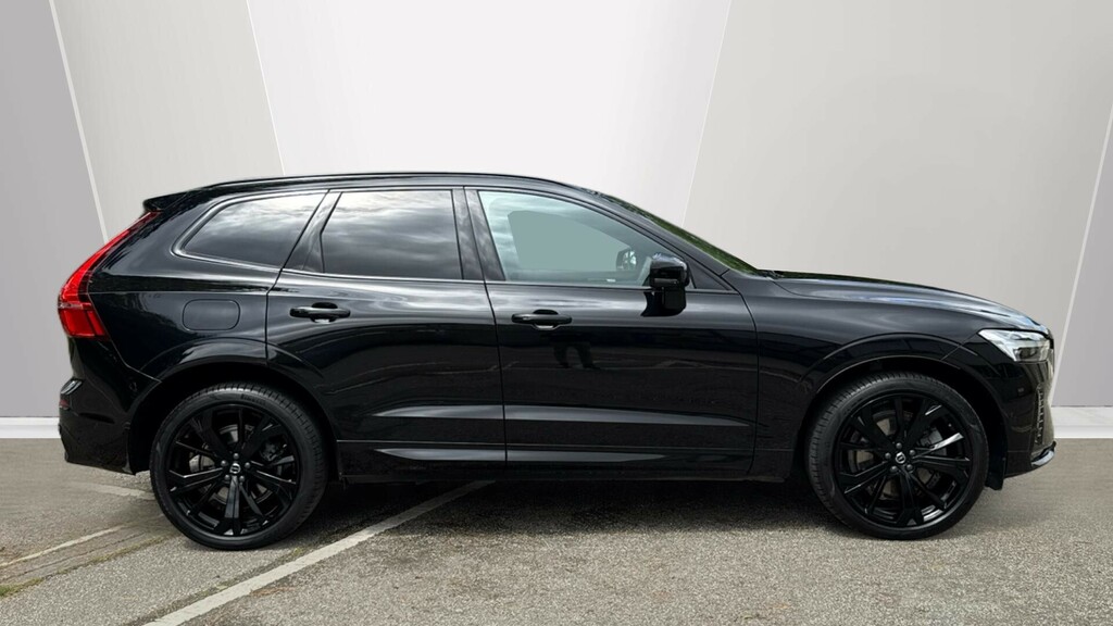 Volvo XC60 Plus Black Edition YA74FBG Black #3