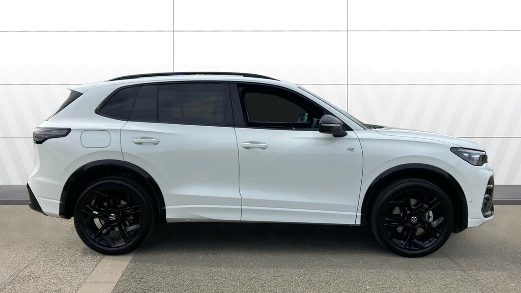 Volkswagen Tiguan Black Edition White #5