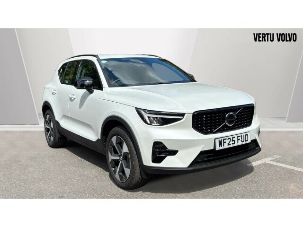 Volvo XC40 Plus White