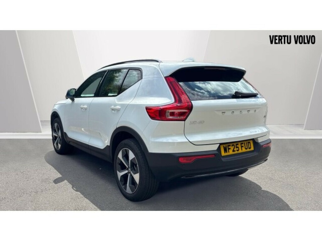Volvo XC40 Plus WF25FUD White #2