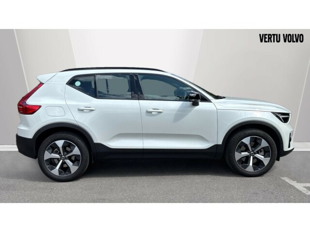 Volvo XC40 Plus WF25FUD White #3