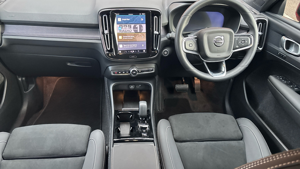 Volvo XC40 Plus Red #5