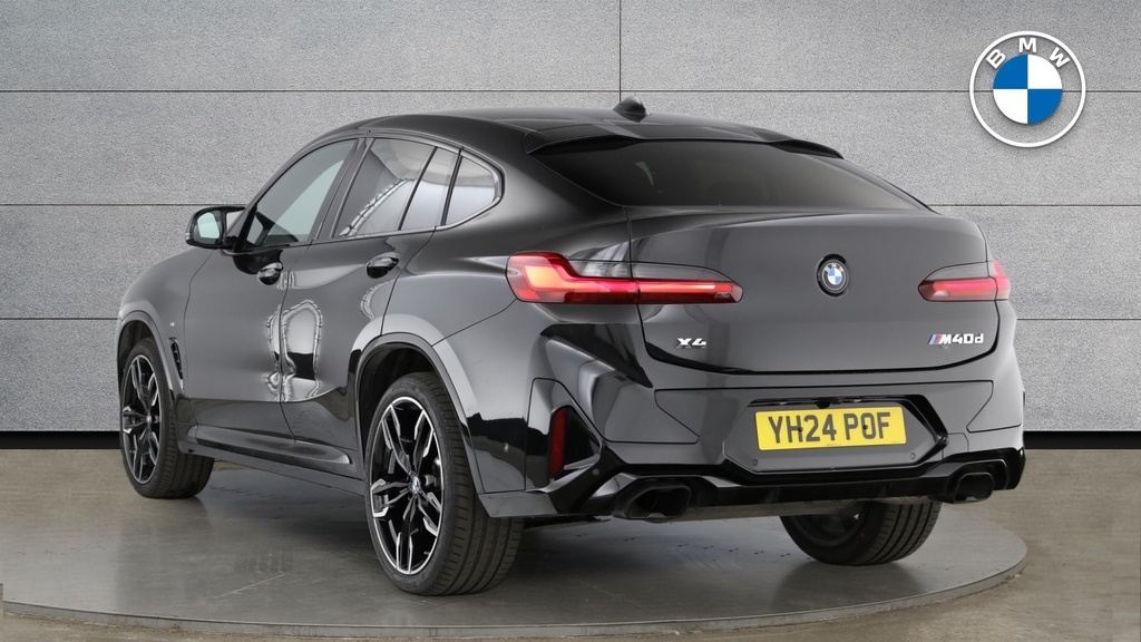 BMW X4 M M Sport Black #2
