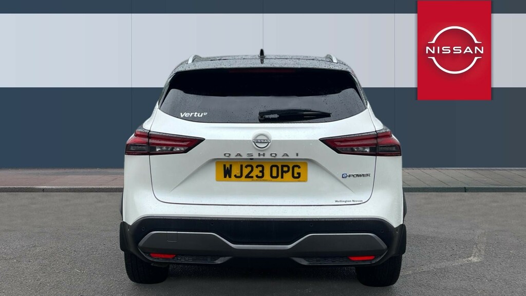 Nissan Qashqai Tekna WJ23OPG White #6