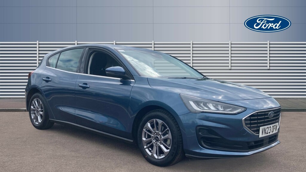 Ford Focus Titanium Blue