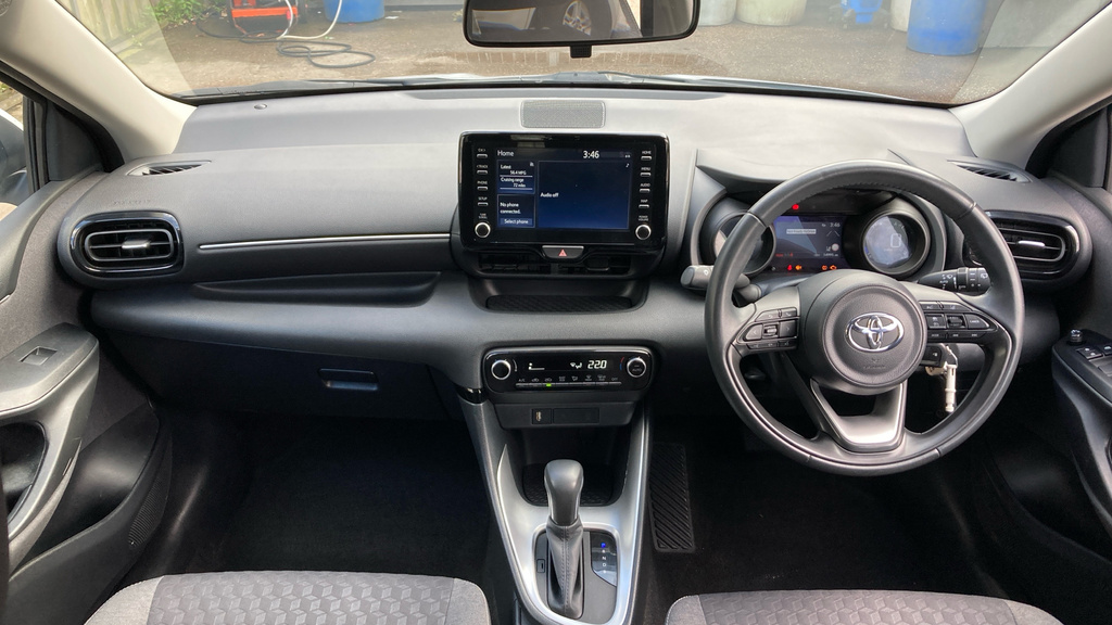 Toyota Yaris Design SB72PXA White #6
