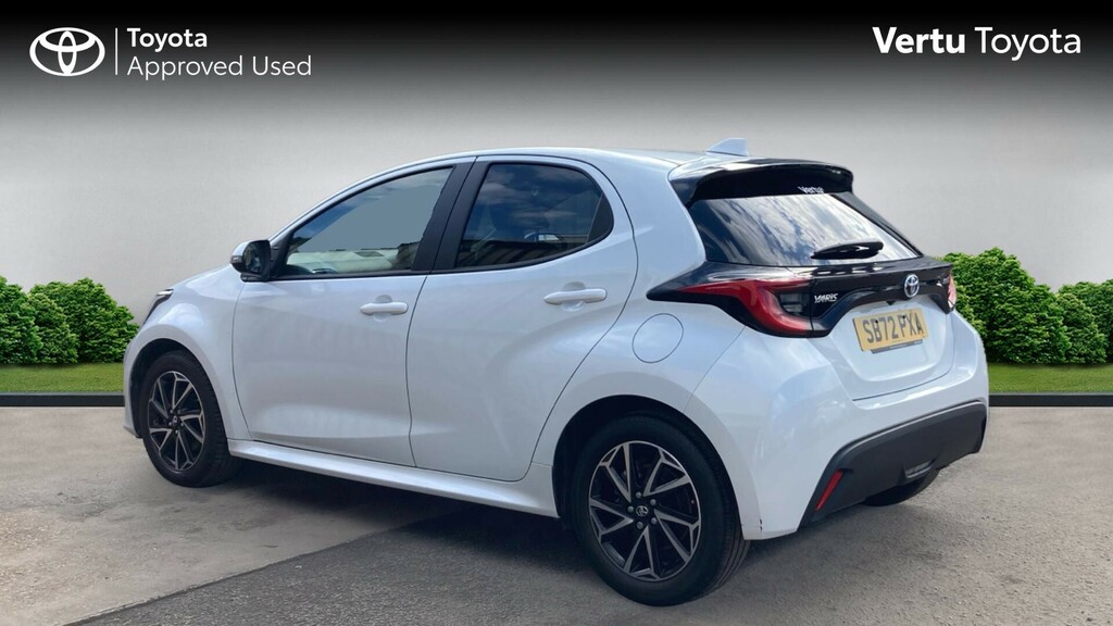 Toyota Yaris Design SB72PXA White #4