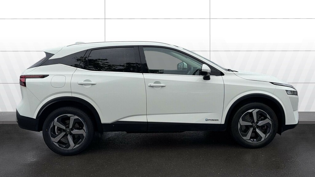 Nissan Qashqai N-connecta BK24OZS White #5