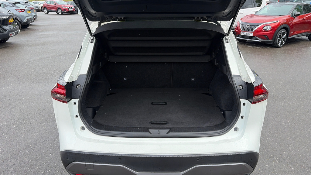 Nissan Qashqai N-connecta BK24OZS White #4