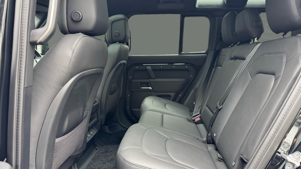 Land Rover Defender 110 X-dynamic Hse YN75VBT Black #4