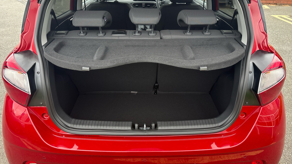 Hyundai I10 Advance Red #4