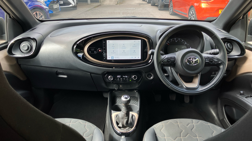 Toyota Aygo X Exclusive MA72FYM Beige #6