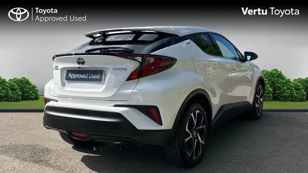 Toyota C-Hr Design White #2