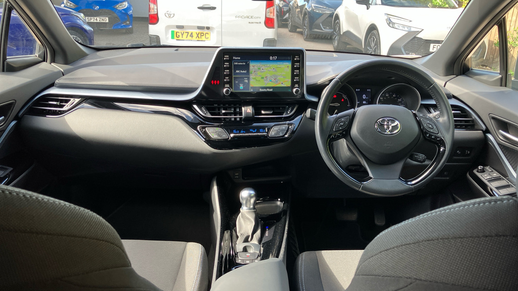Toyota C-Hr Design White #6