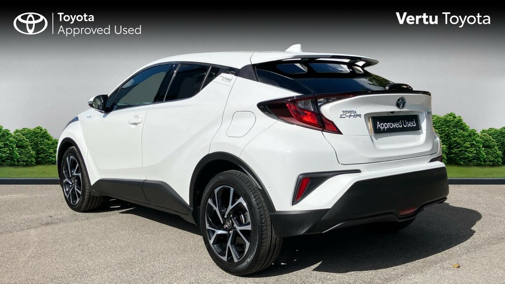 Toyota C-Hr Design White #4
