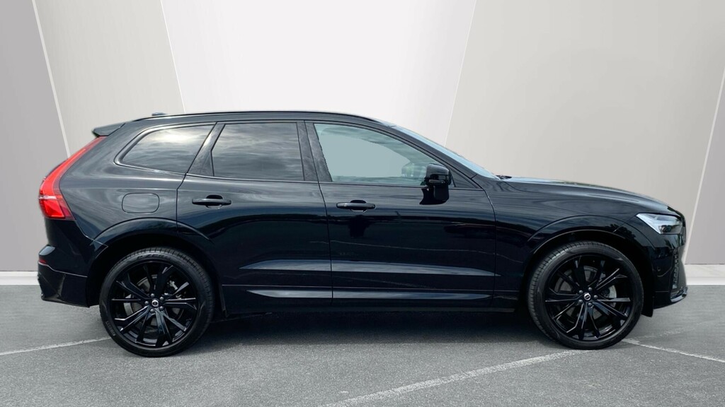 Volvo XC60 Plus Black Edition YB74HXE Black #3