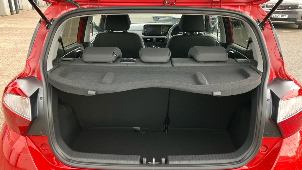 Hyundai I10 Advance Red #4