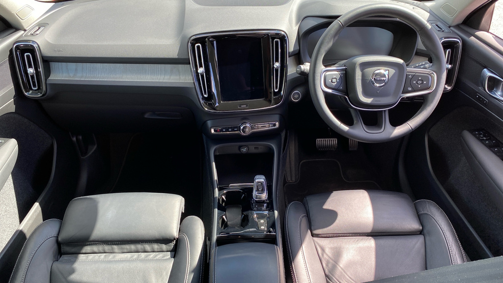 Volvo XC40 Inscription Pro LK22RKV Red #5