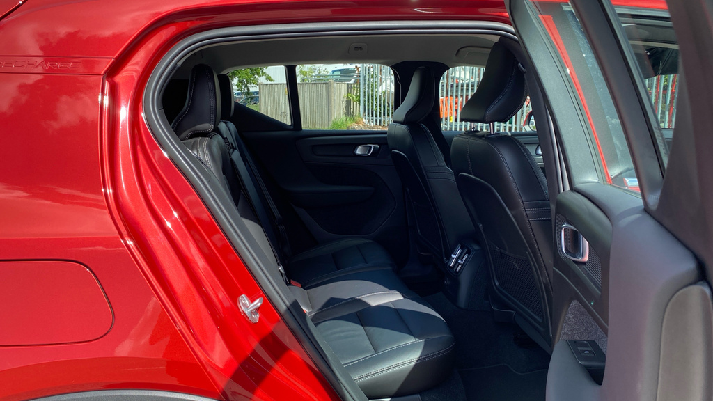 Volvo XC40 Inscription Pro LK22RKV Red #6