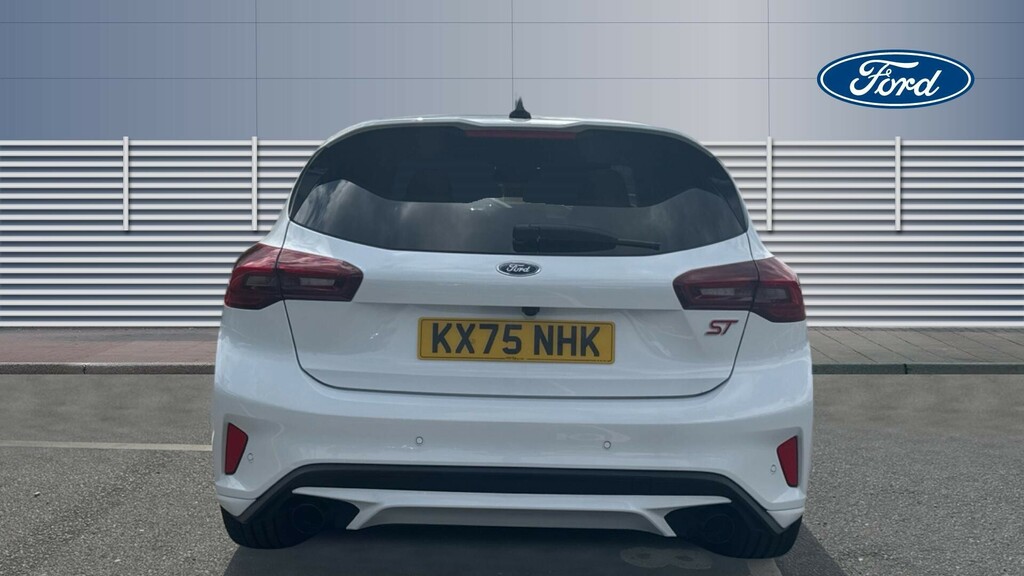 Ford Focus St White #6