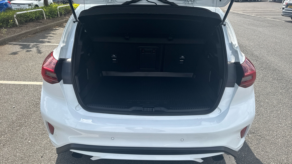 Ford Focus St White #4
