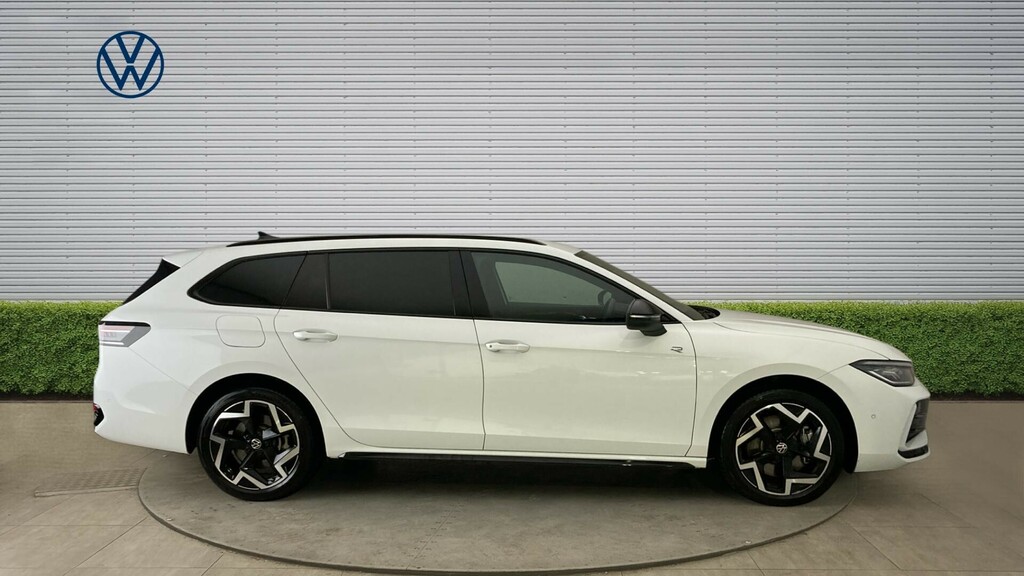 Volkswagen Passat R-line YB25HFN White #4