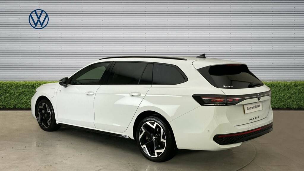 Volkswagen Passat R-line YB25HFN White #3