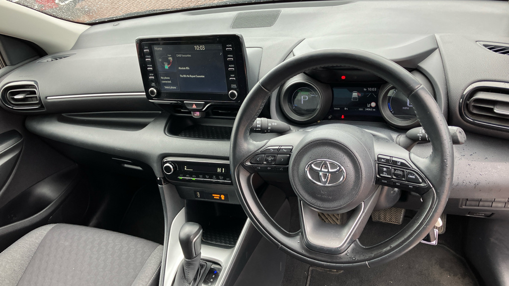 Toyota Yaris Design FE72WZP Black #6