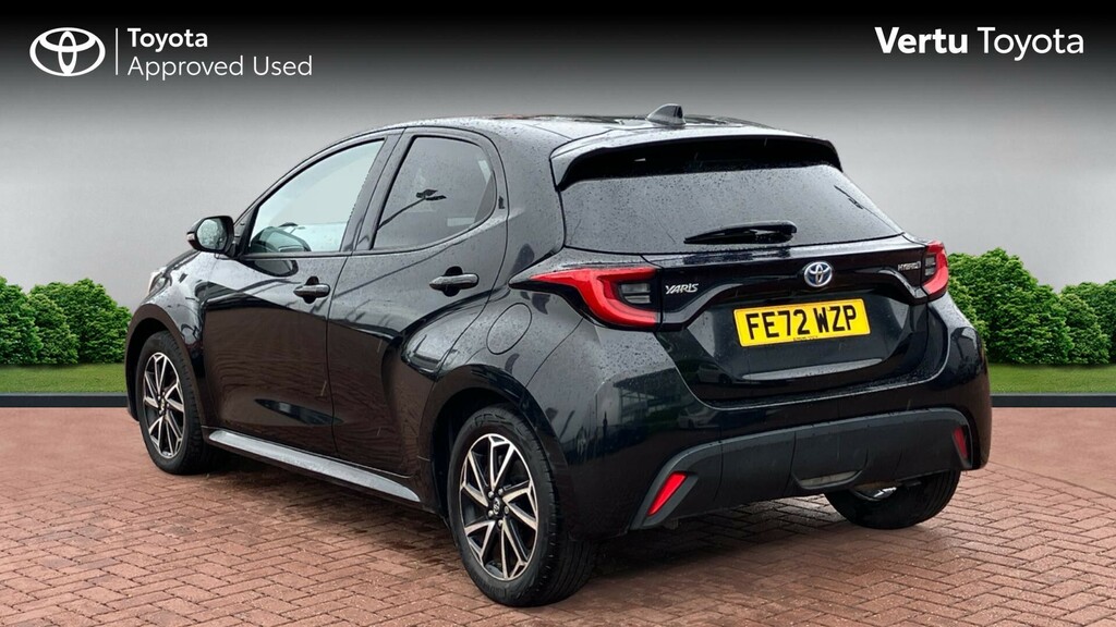 Toyota Yaris Design FE72WZP Black #4