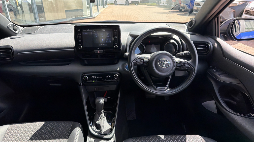 Toyota Yaris Dynamic Blue #6