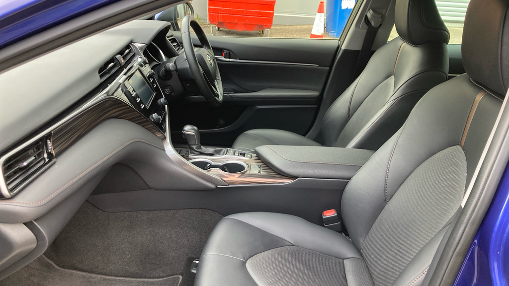 Toyota Camry Excel Blue #4