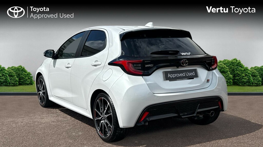Toyota Yaris Gr Sport GU74XZO White #4