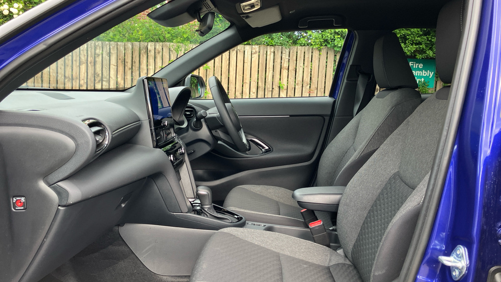Toyota Yaris Cross Design Blue #5