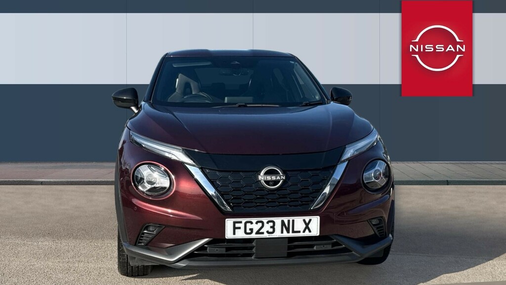 Nissan Juke Tekna Red #3
