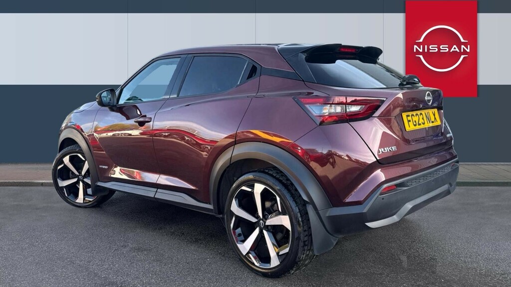 Nissan Juke Tekna Red #2