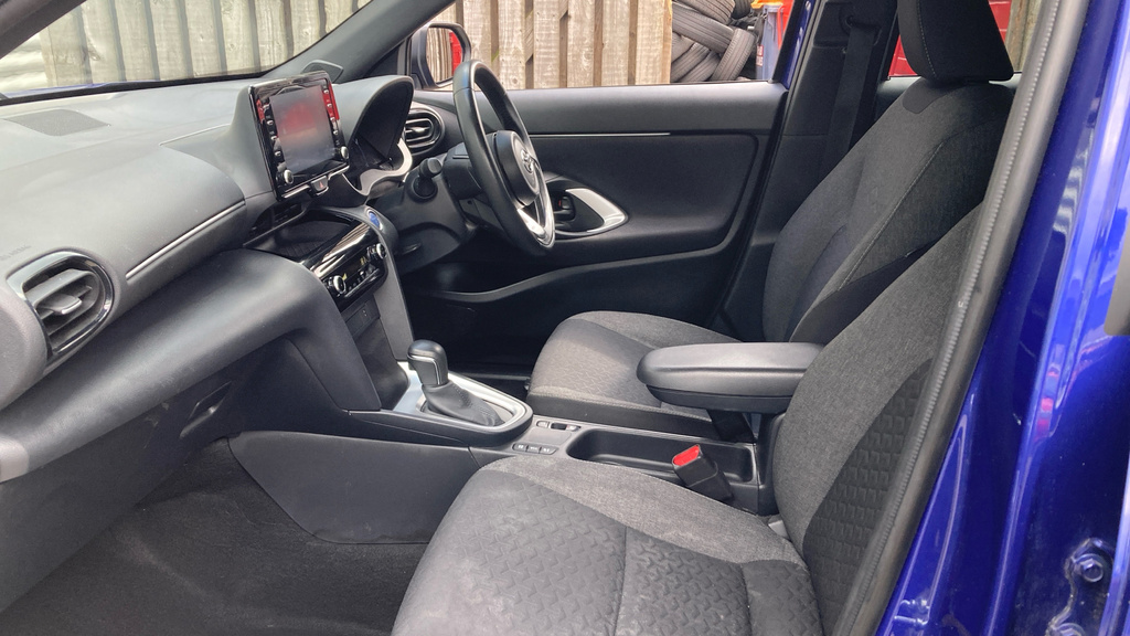 Toyota Yaris Cross Design FL73YUD Blue #5