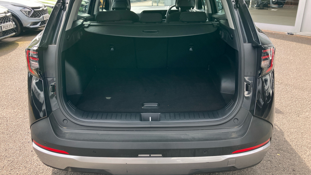 Kia Sportage Pure Black #4