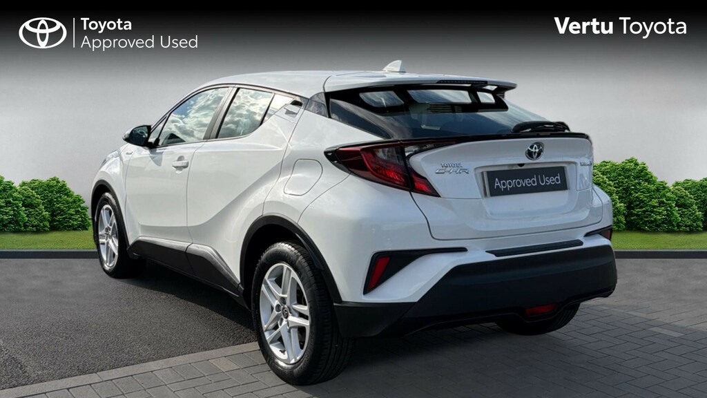 Toyota C-Hr Icon White #4