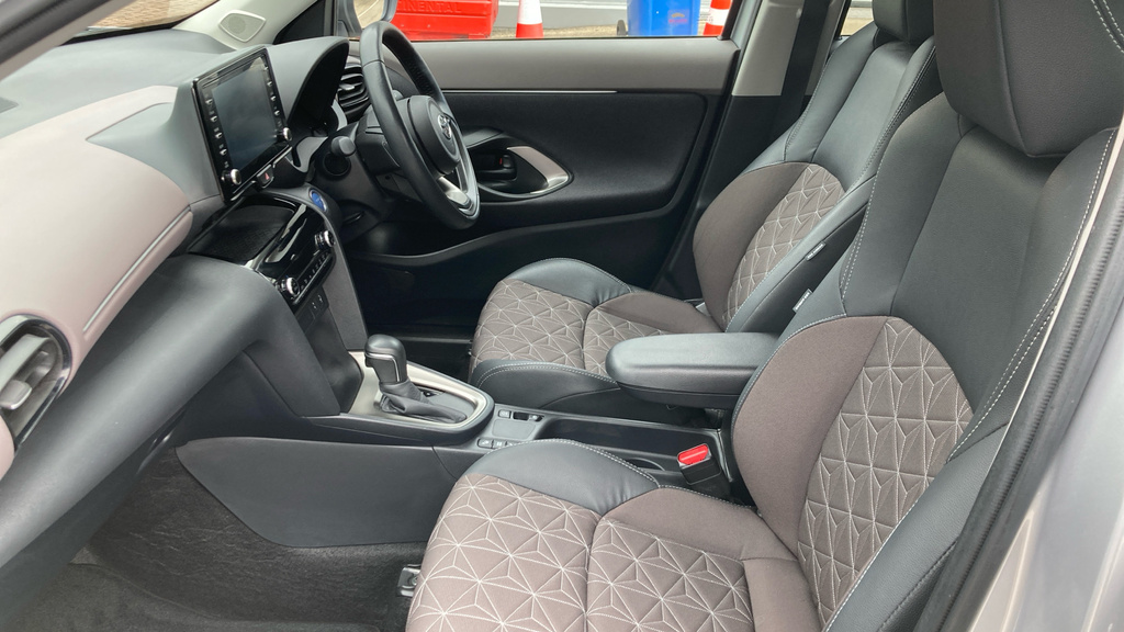 Toyota Yaris Cross Excel YE73JXT Silver #5