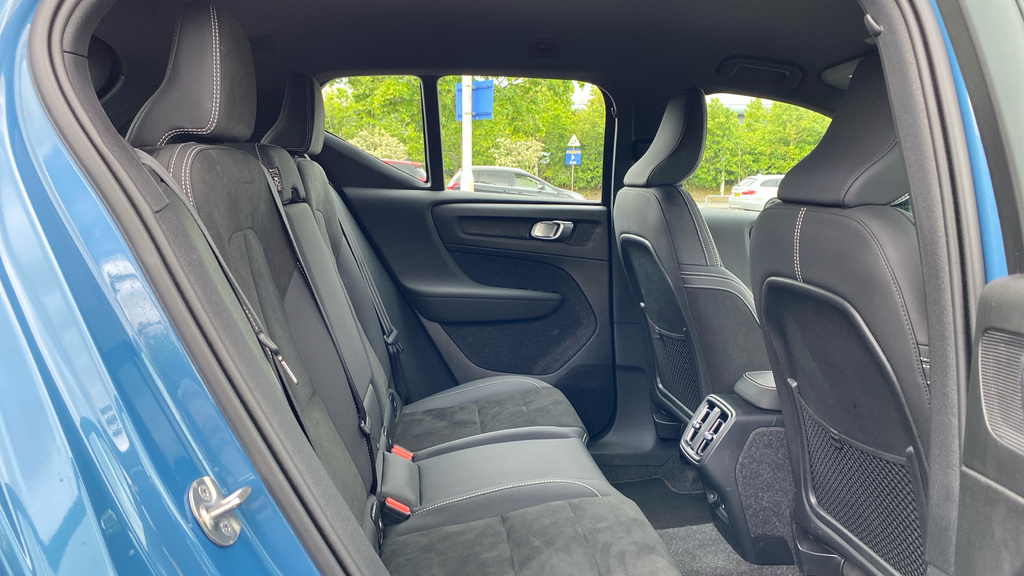 Volvo XC40 Plus WF25FUE Blue #6