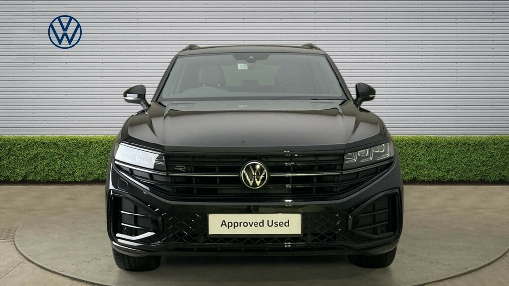 Volkswagen Touareg Black Edition YC75KNB Black #6