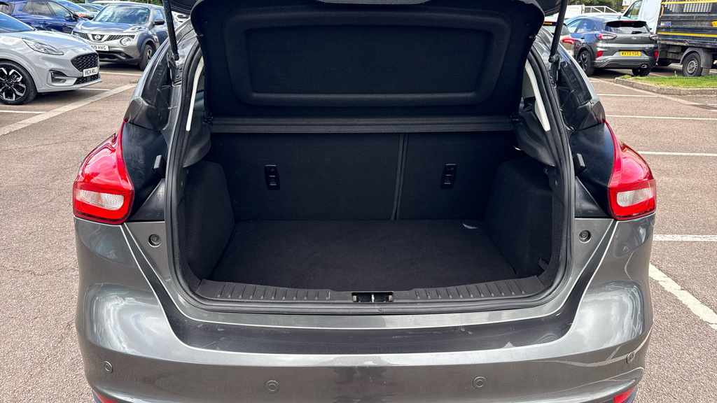 Ford Focus Titanium X CP18LKX Grey #4