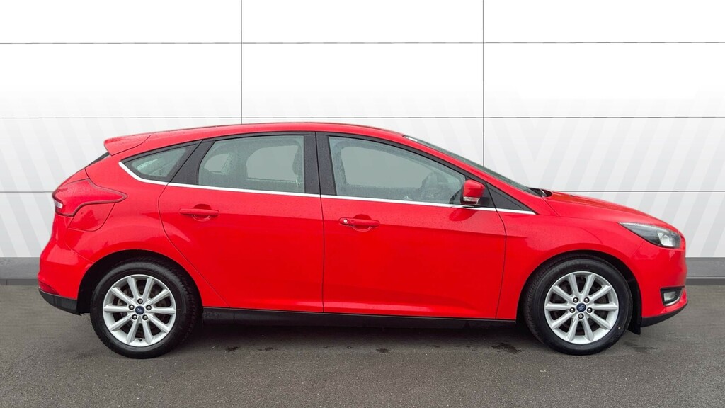Ford Focus Titanium Red #5