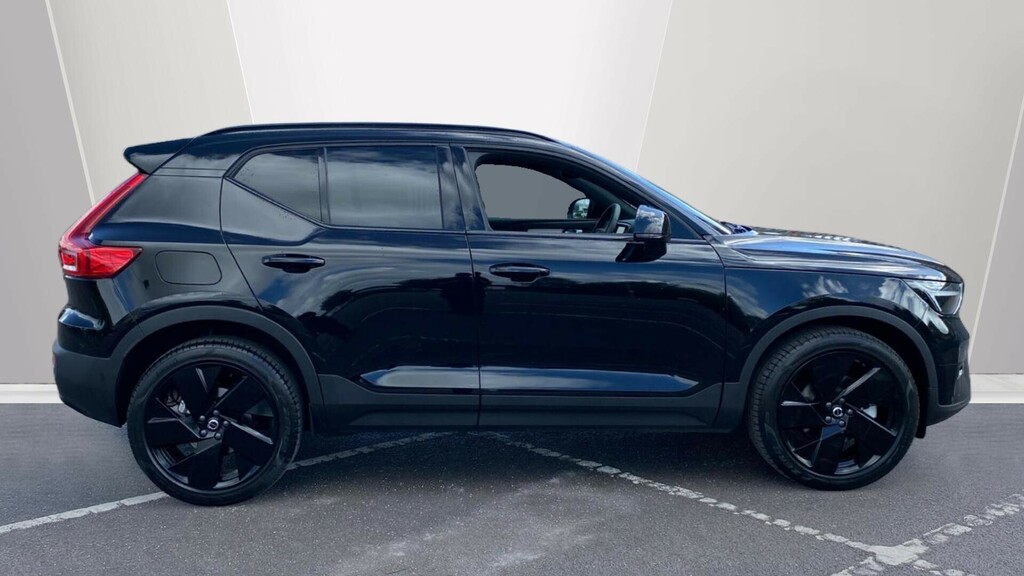 Volvo XC40 Plus Black Edition AV26MXW Black #3