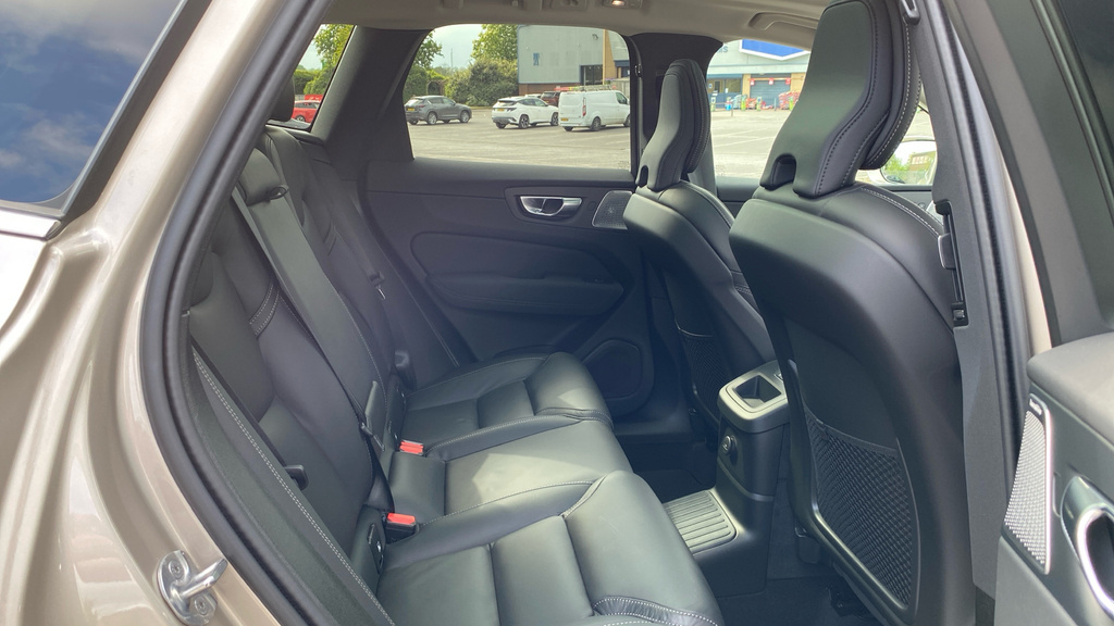 Volvo XC60 Ultra Gold #6