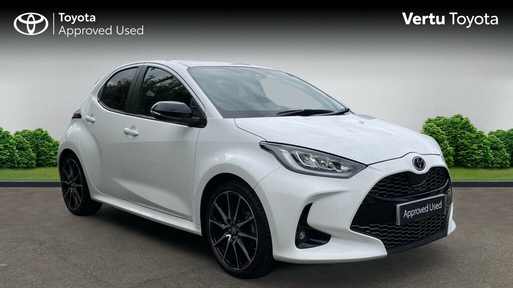 Toyota Yaris Gr Sport White