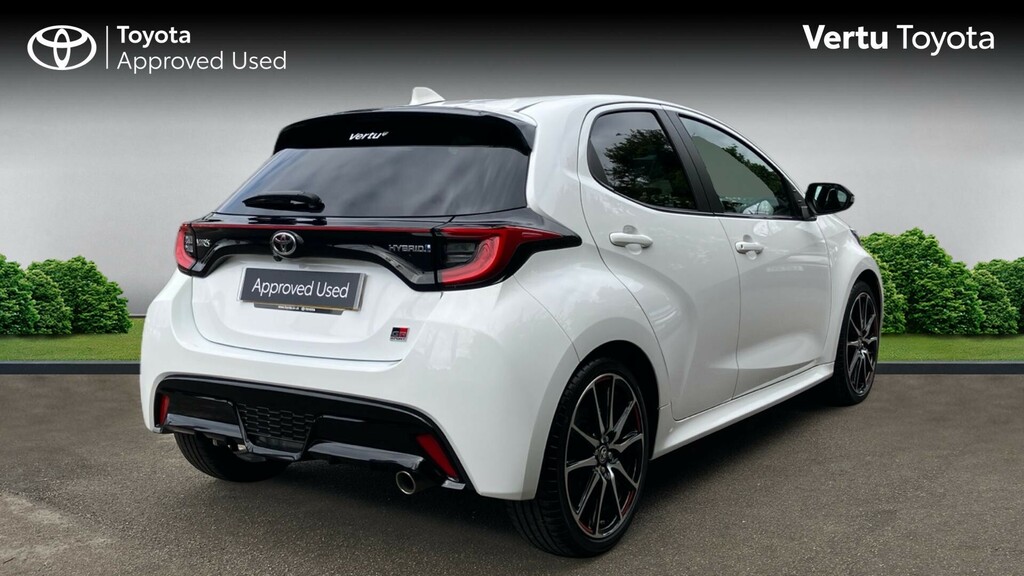 Toyota Yaris Gr Sport FD73XOP White #2