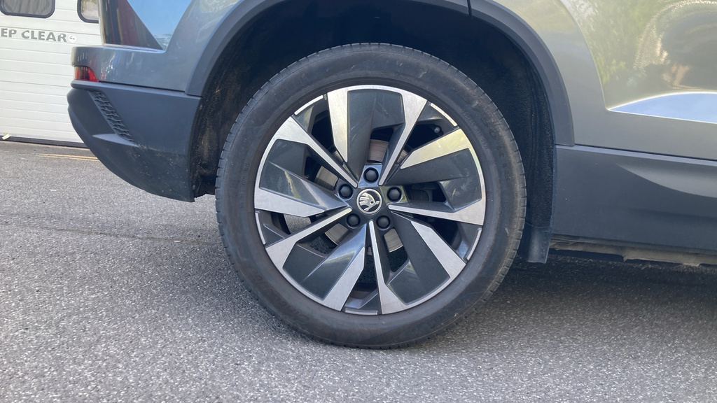 Skoda Karoq Se L Grey #5