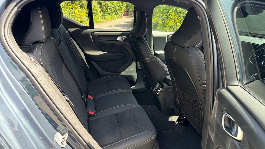 Volvo EX40 Plus Black Edition Blue #6