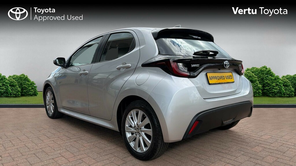 Toyota Yaris Icon Silver #4
